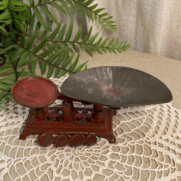 Antique Cast Iron 3 Piece Mini Scale - Picture 7 of 14